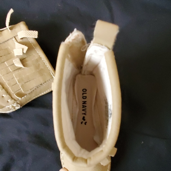 Old navy Infant Boots - Picture 2 of 3